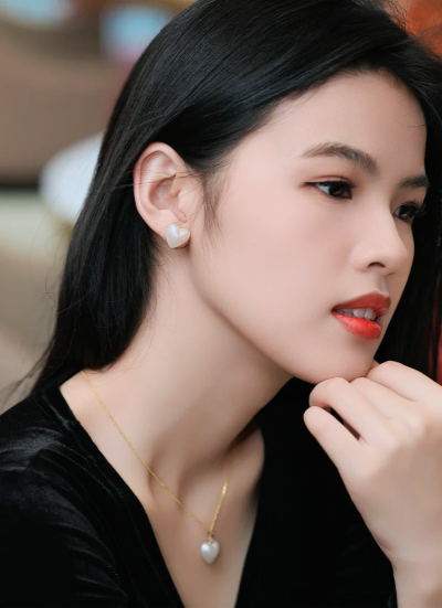 气质美女貼貼