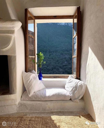 气是生命的力量，是自然的能量。哪里有植物，哪里的气就能自由流动。植物对气的自由流动有着至关重要的作用，因为它们本身蕴含着自然的能量。通过植物，我们与大自然产生某种联系。 