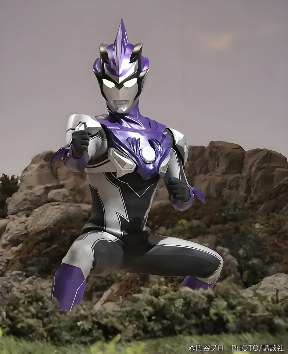 布鲁奥特曼，旋风形态。(侵权删)