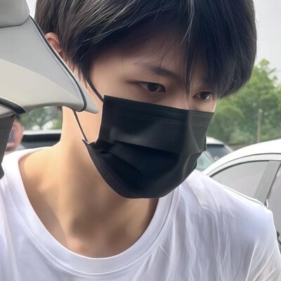 素颜帅成这样你让tss怎么活