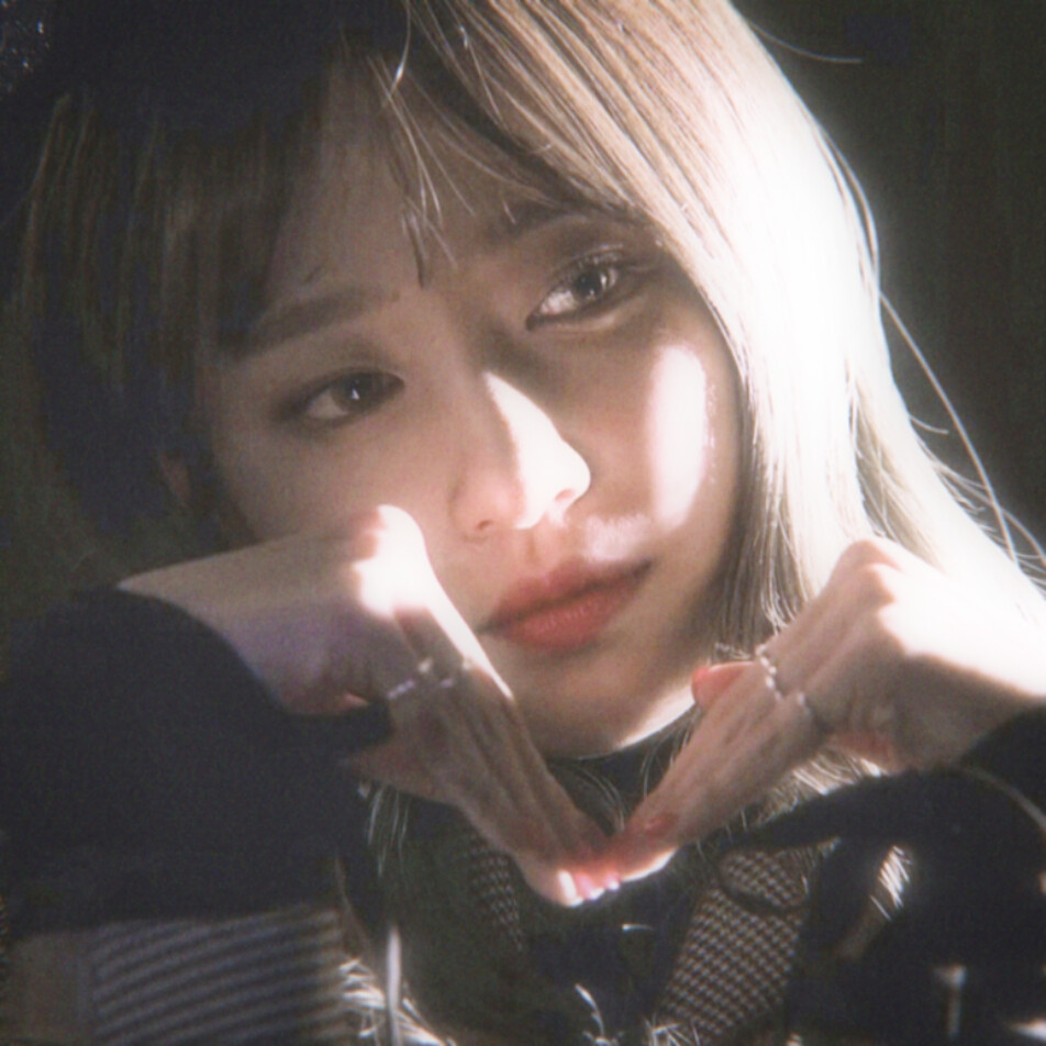 .你晦涩的眼眸映在我的脑海里。.:*
------If you are always by my side