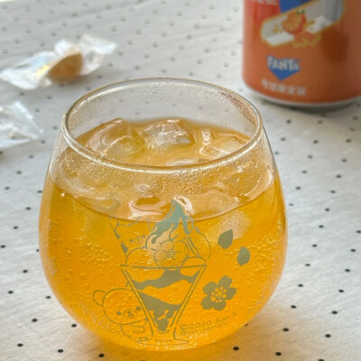 轻松熊背景图