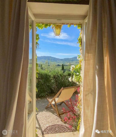 花园是一种“比诗歌更接近上帝亲手的制造”的艺术。而英式的村舍花园（Cottage garden），可能最为接近天堂的模样。