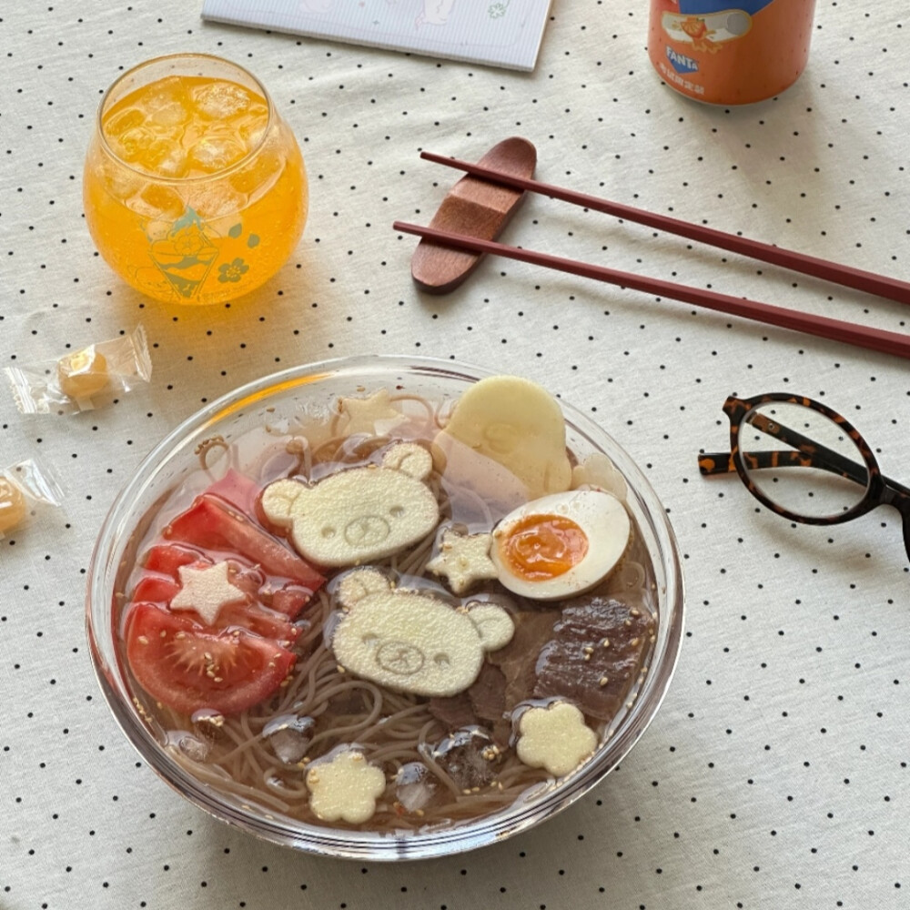 轻松熊背景图