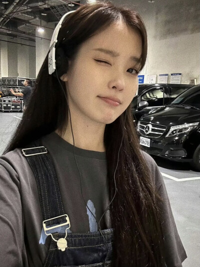 李知恩IU