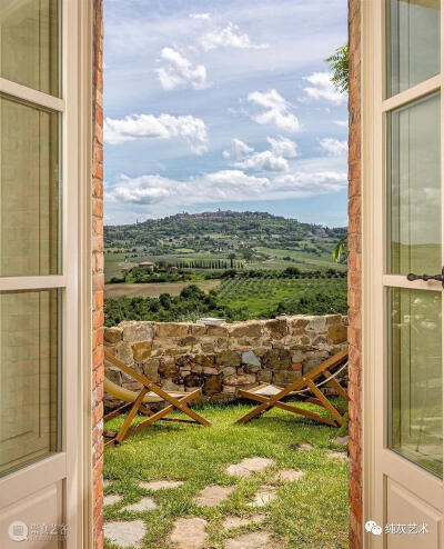 人和人之间难以逾越的差距，也许不是技能和财富，是审美、同理心和想象力。