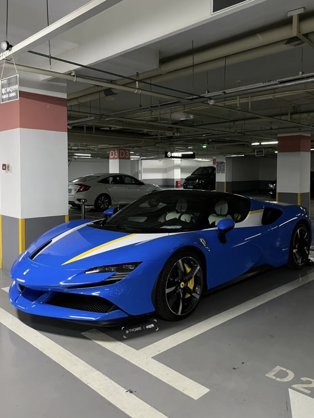 SF90 蓝色搭配黄白拉花