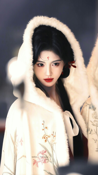 鞠婧祎x露芜衣
#月鳞绮纪杀青# ​​​