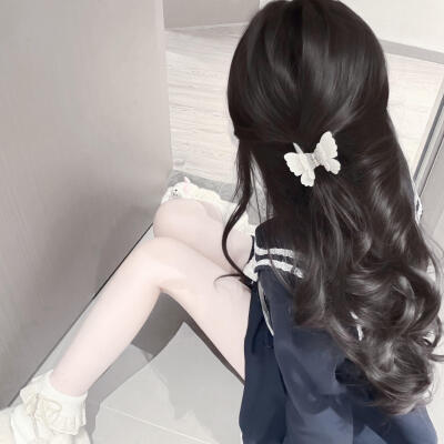 最好的感觉是，当我朝你看过去时，你已经在凝视着我。