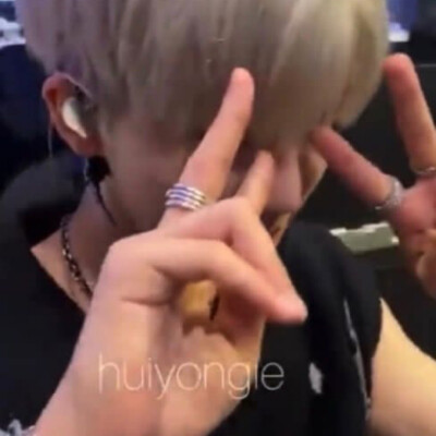 何必激动着要理由