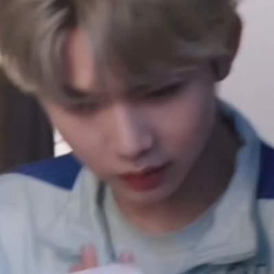 你推开了我我不愿离开