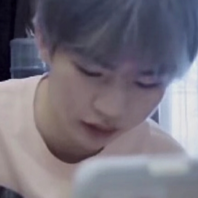 你推开了我我不愿离开