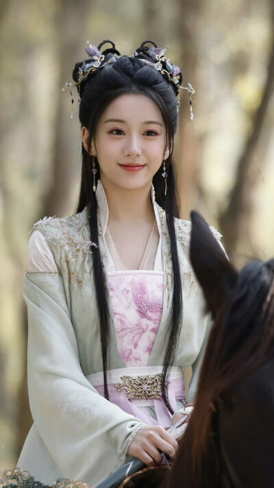 水龙吟 钟春髻 包上恩