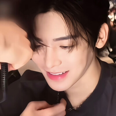 侯明昊
