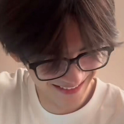 闫桉