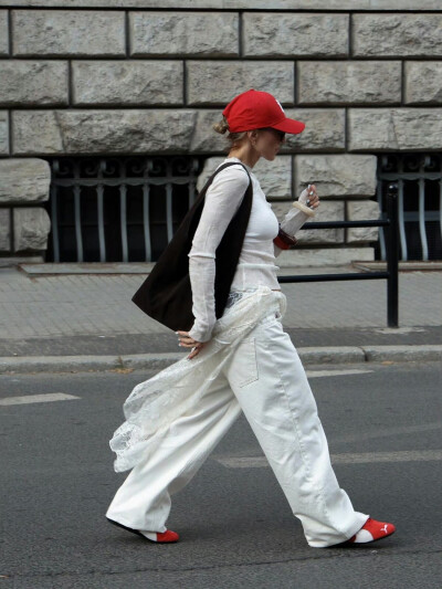 BY爱喝可乐的古娜小姐