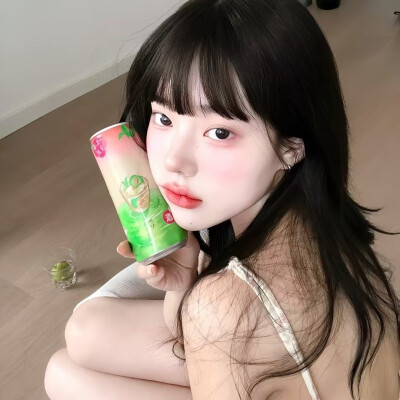 凌晨的海 难言的爱.
侵权删