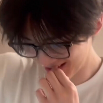 闫桉
