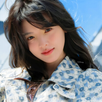 你的眼睛有颜色，烟波蓝