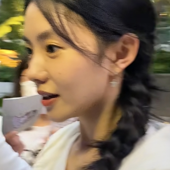 三张小辫子