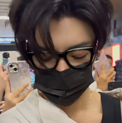 侯明昊