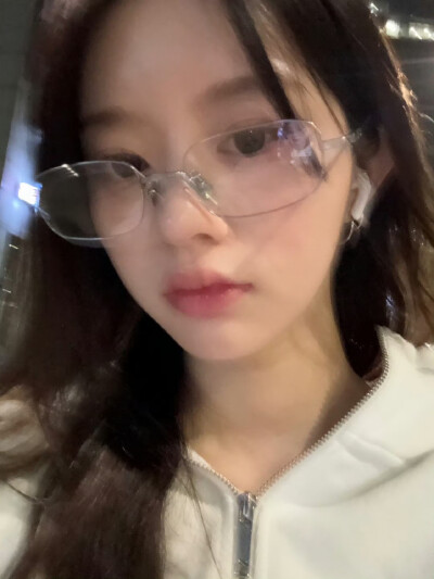 眼镜minju