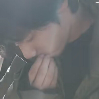 当思想自由，身体变成了目的，不要发出噪音，不要发出噪音，把窗帘拉上