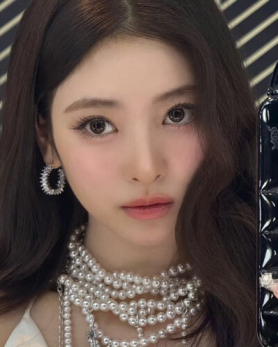 MEOVV喵 anna
田中杏奈
