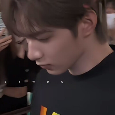 当思想自由，身体变成了目的，不要发出噪音，不要发出噪音，把窗帘拉上