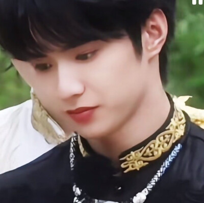 当思想自由，身体变成了目的，不要发出噪音，不要发出噪音，把窗帘拉上