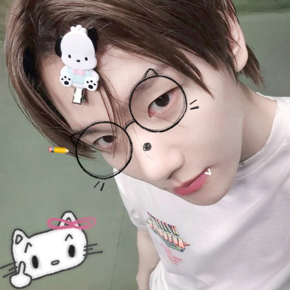 我理解你手腕上那些疤 小猫会挠自己很正常的 小猫不被人类理解也是正常的ᯠ _ ‸ _ ᯄ