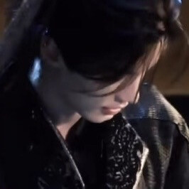 是乱世英雄或凡间俗梦