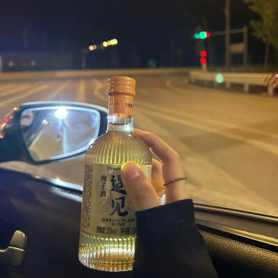 “时间在过滤不属于你的东西，人生注定不会圆满求而不得，也未必是遗憾。”