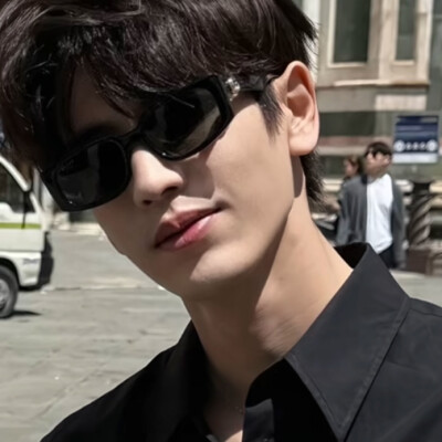 不要放过这个爱合照的张家玮