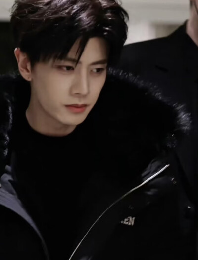 任嘉伦