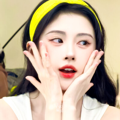 鞠婧祎