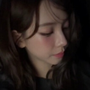 哈喽这是我的女神妈妈都给我放尊重点