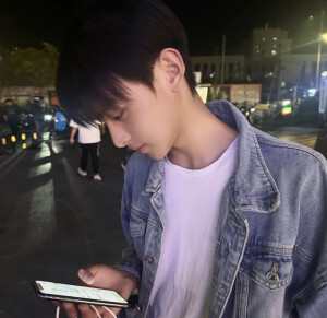 因为我就是不幸福 所以给我什么我都不会幸福