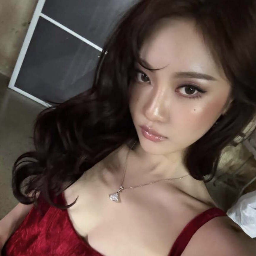 只看着我