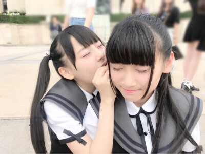 国中校服生