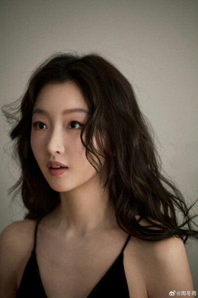 周冬雨