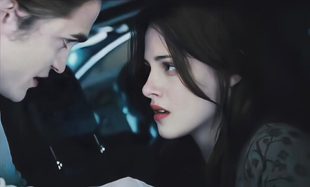 暮光之城 ​​​
from.MneUzhe