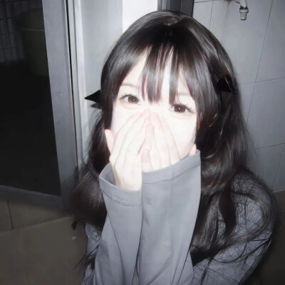 女