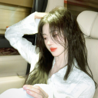  尝试拼好破碎的你
◎鞠婧祎