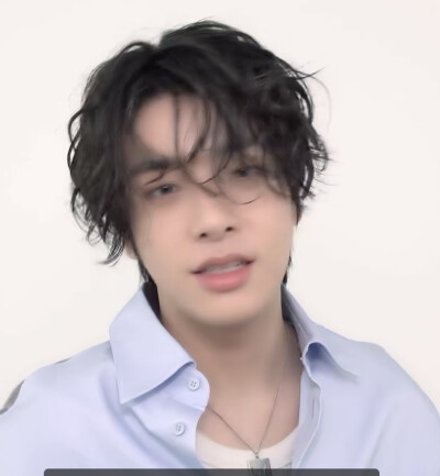 沈载伦