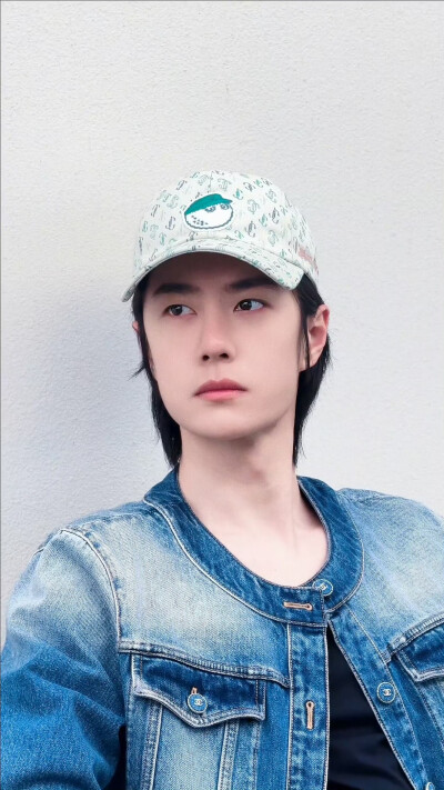 hi~美女一个人吗? (˵¯͒〰¯͒˵)