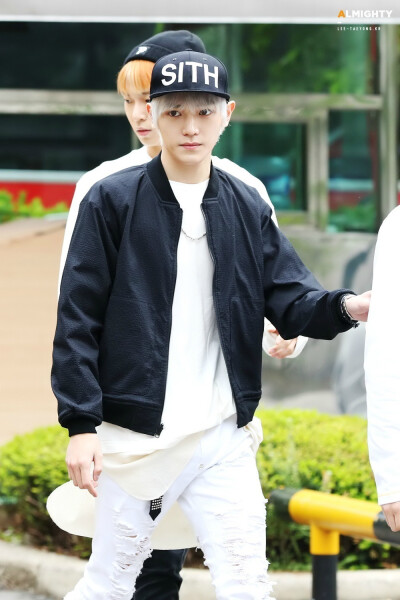 李泰容