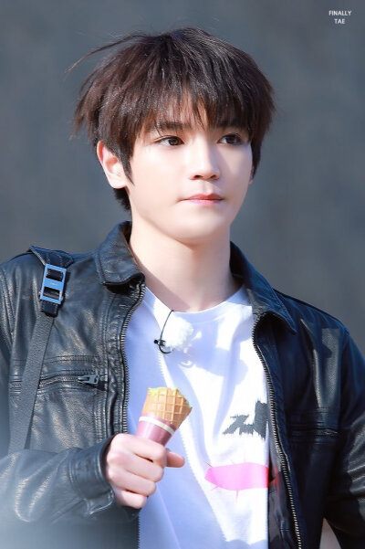 李泰容