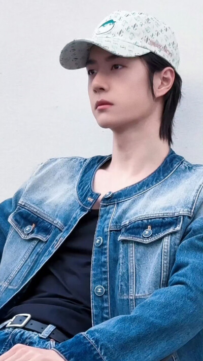 hi~美女一个人吗? (˵¯͒〰¯͒˵)