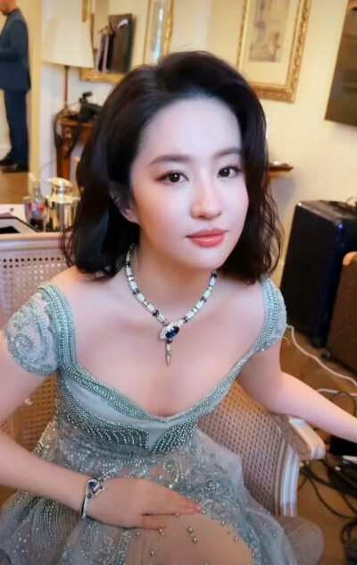 刘亦菲